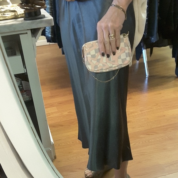 Sold!!!!Louis Vuitton Tahitienne mini pouchette - Picture 8 of 8